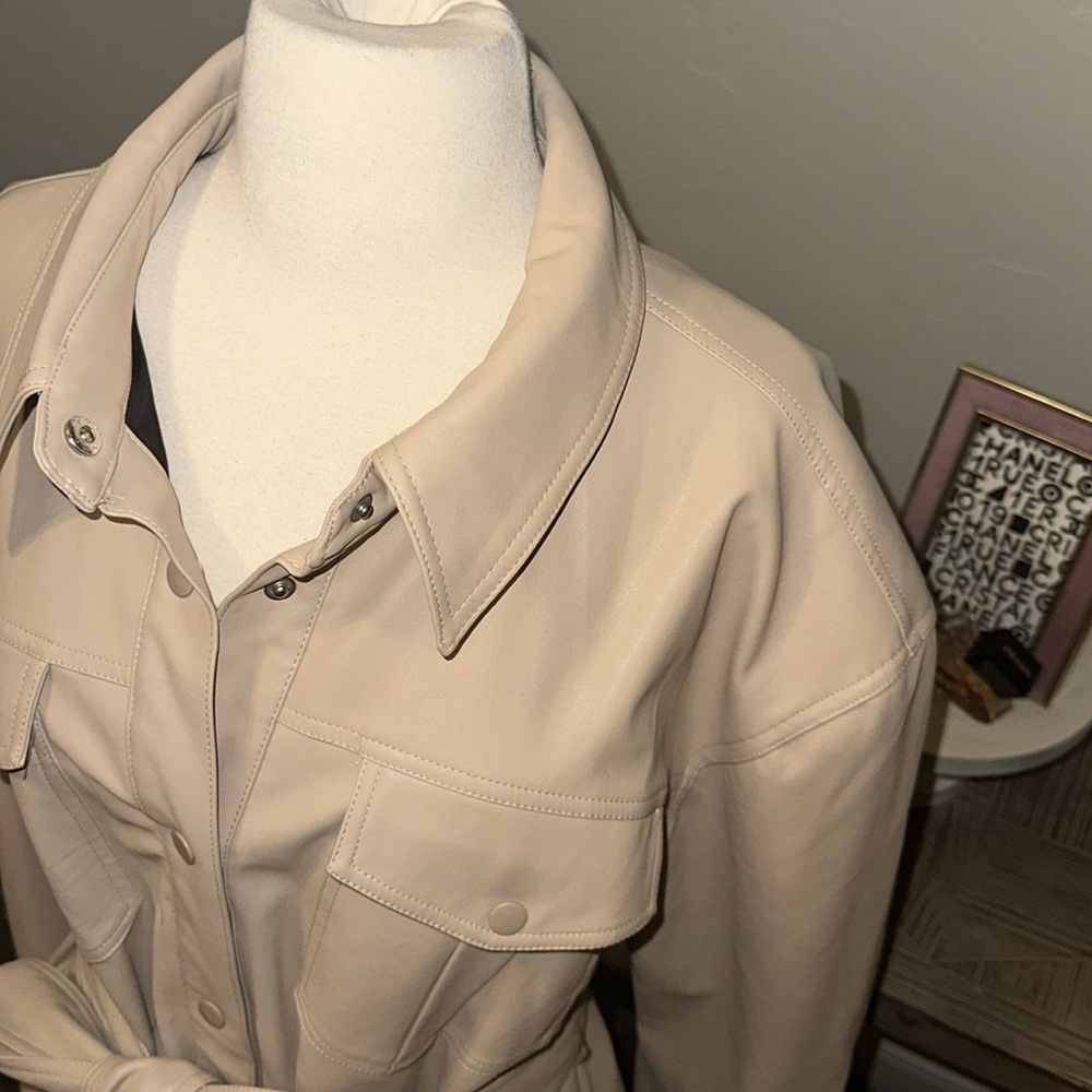 NVLT Vegan Leather Latte Women's Cream Belted Jacket New With Tags $189 MSRP L - Picture 3 of 8